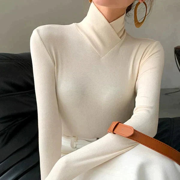 Ellie - Elegant Turtleneck